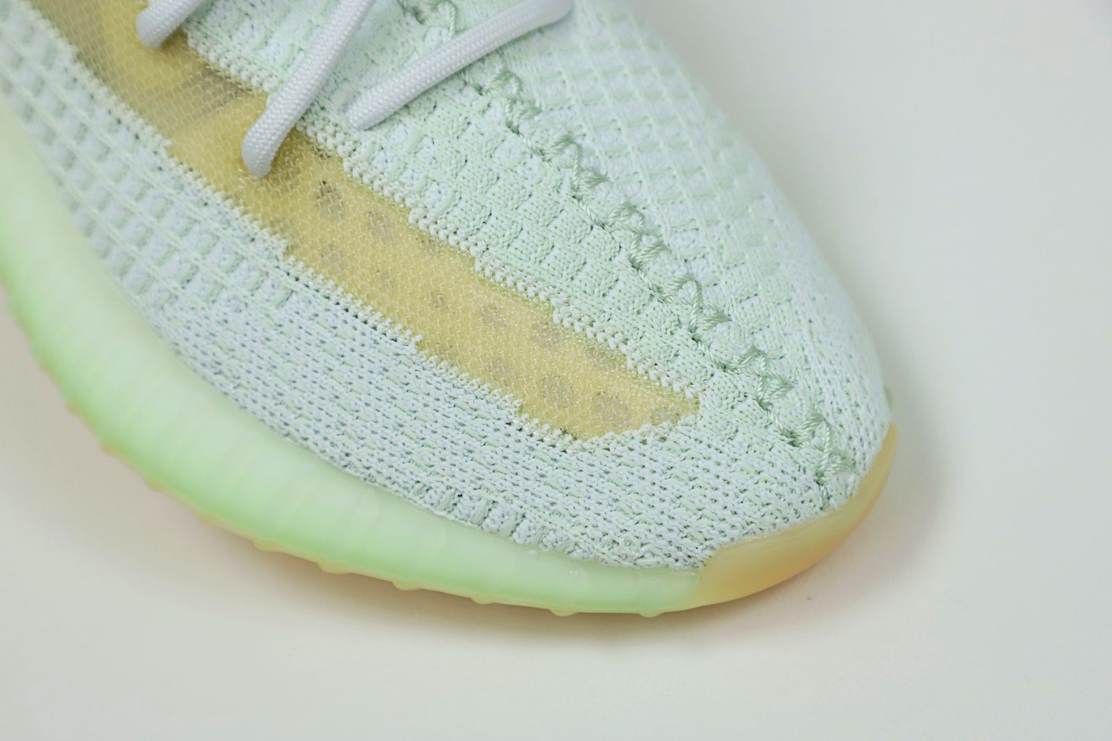 YEEZY BOOST 350 V2 'HYPERSPACE' - finekick.vip
