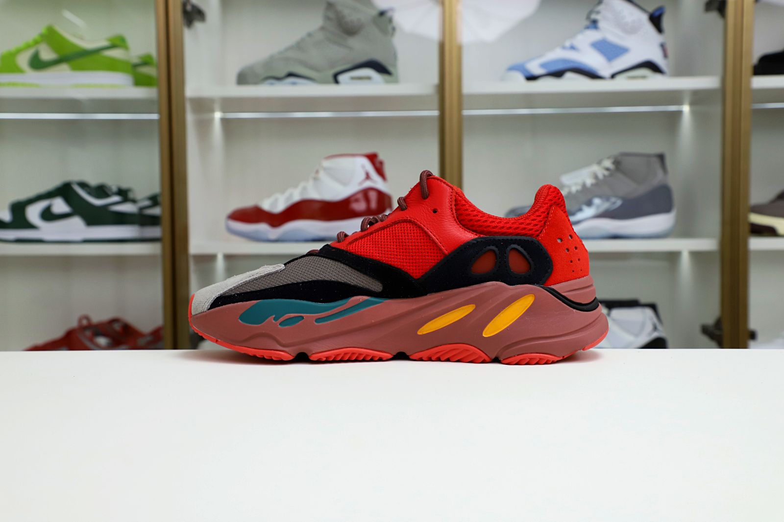 YEEZY BOOST 700 HI-RES RED HQ6979 - finekick.vip
