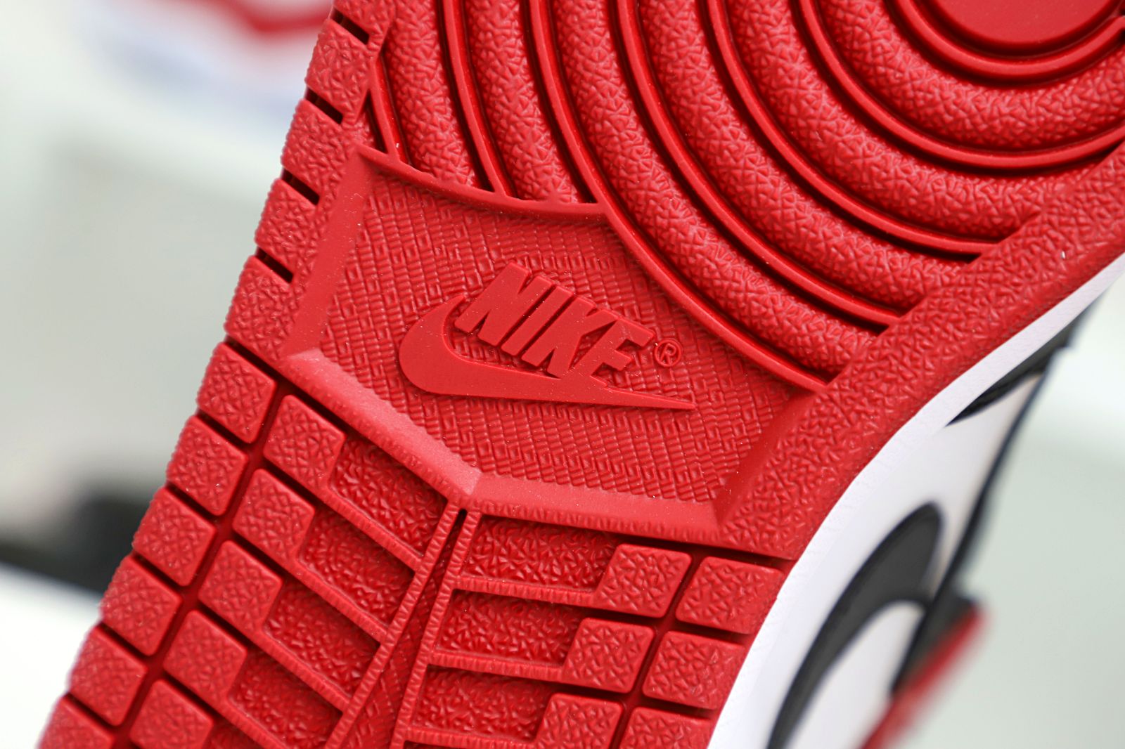 Air Jordan 1 Retro Black Toe (2016) - finekick.vip