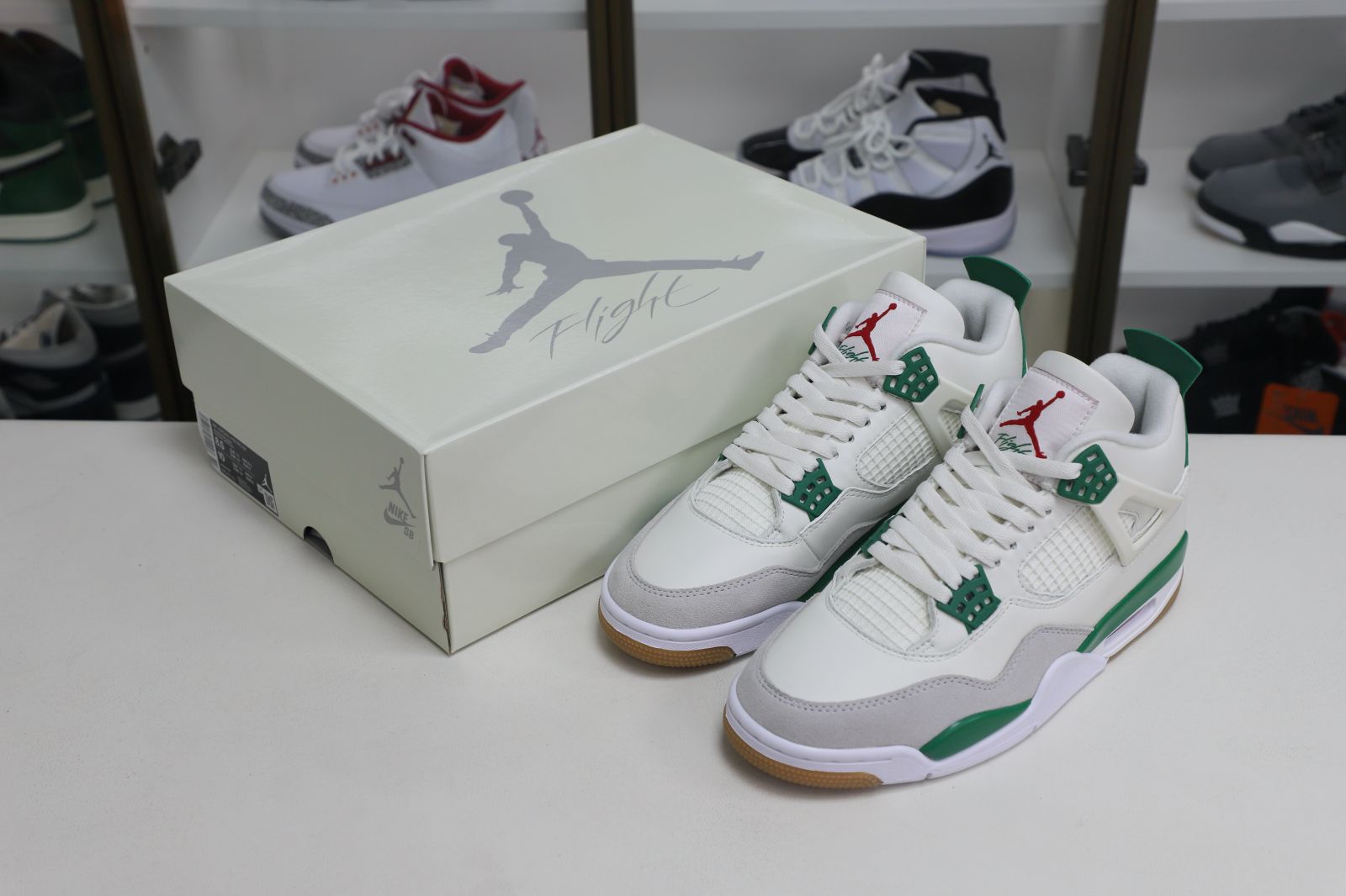 NIKE SB X AIR JORDAN 4 RETRO 'PINE GREEN' - finekick.vip