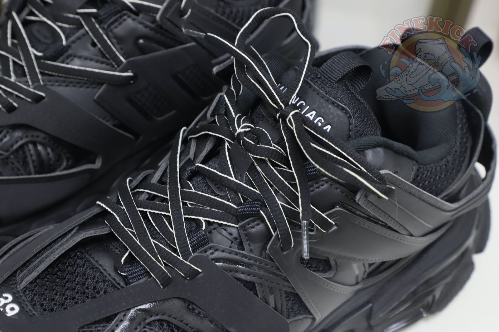 Balenciaga BLGA - finekick.vip