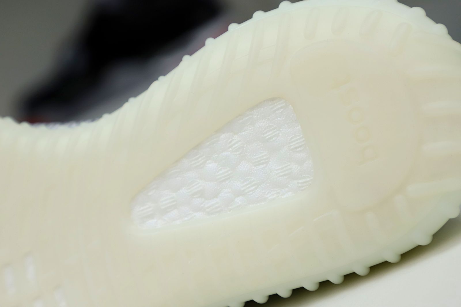 YEEZY BOOST 350 V2 'STATIC NON- - finekick.vip