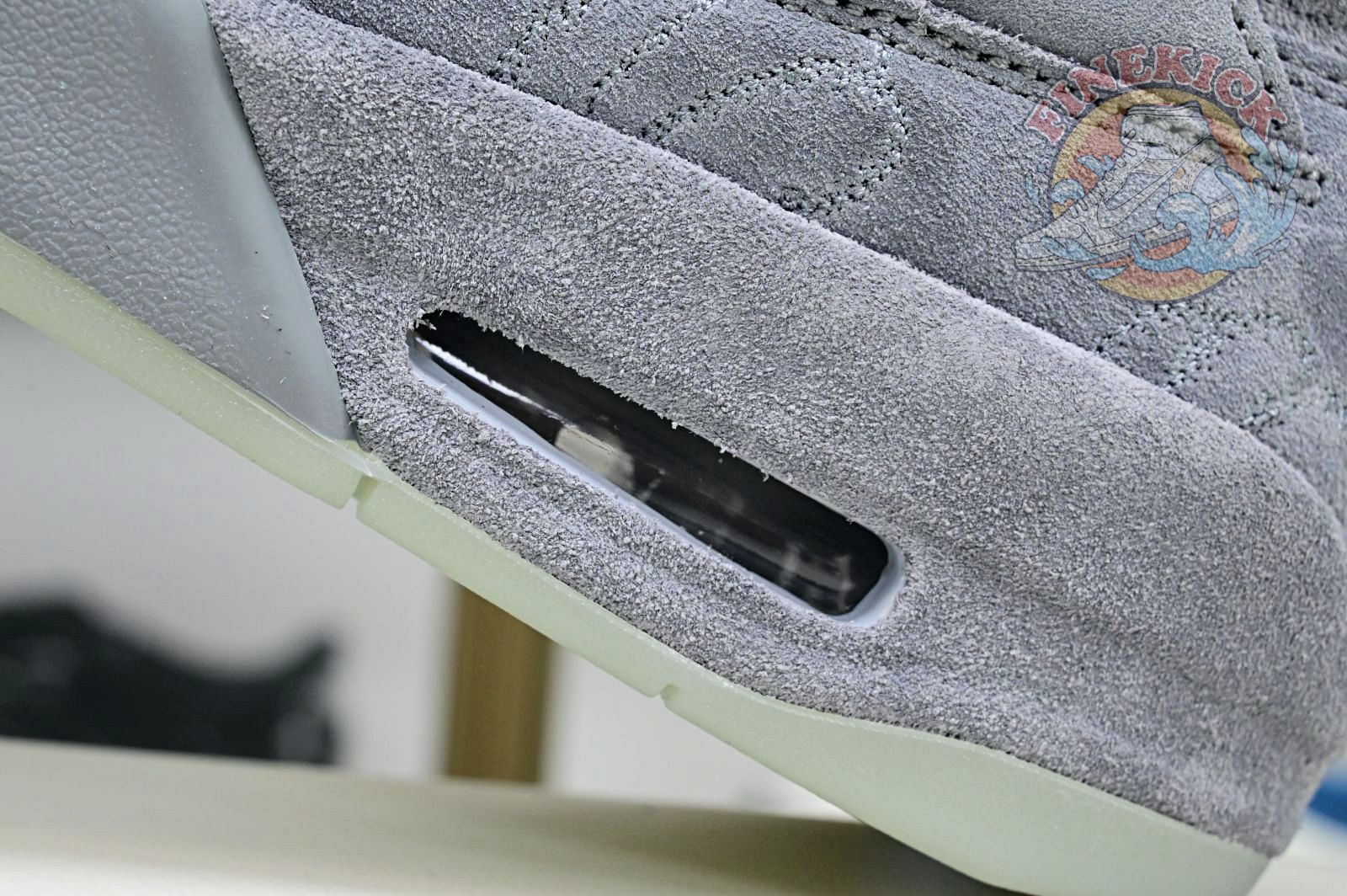 Air Jordan 4 retro kaws - finekick.vip