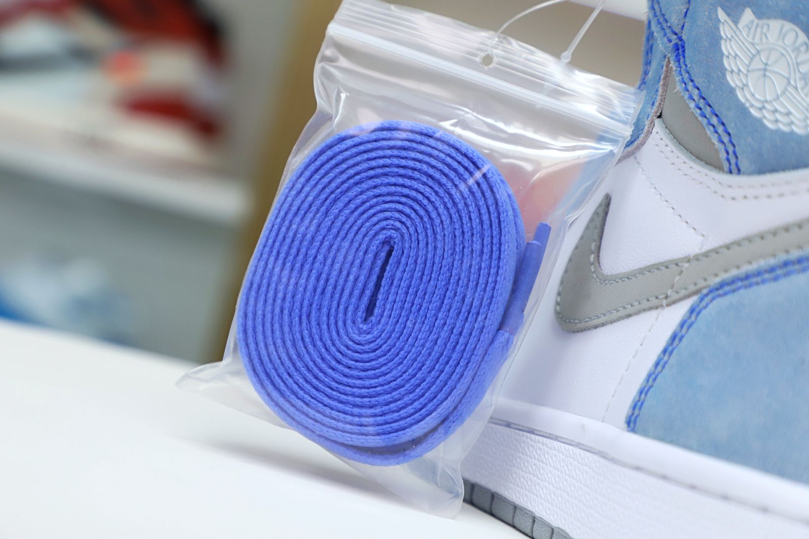 AIR JORDAN 1 RETRO HIGH OG 'HYPER ROYAL' - finekick.vip