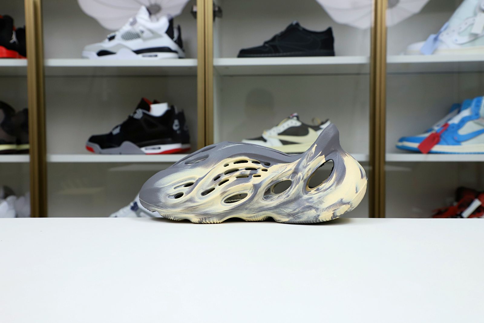 YEEZY FOAM RUNNER 'MXT MOON GREY' - finekick.vip