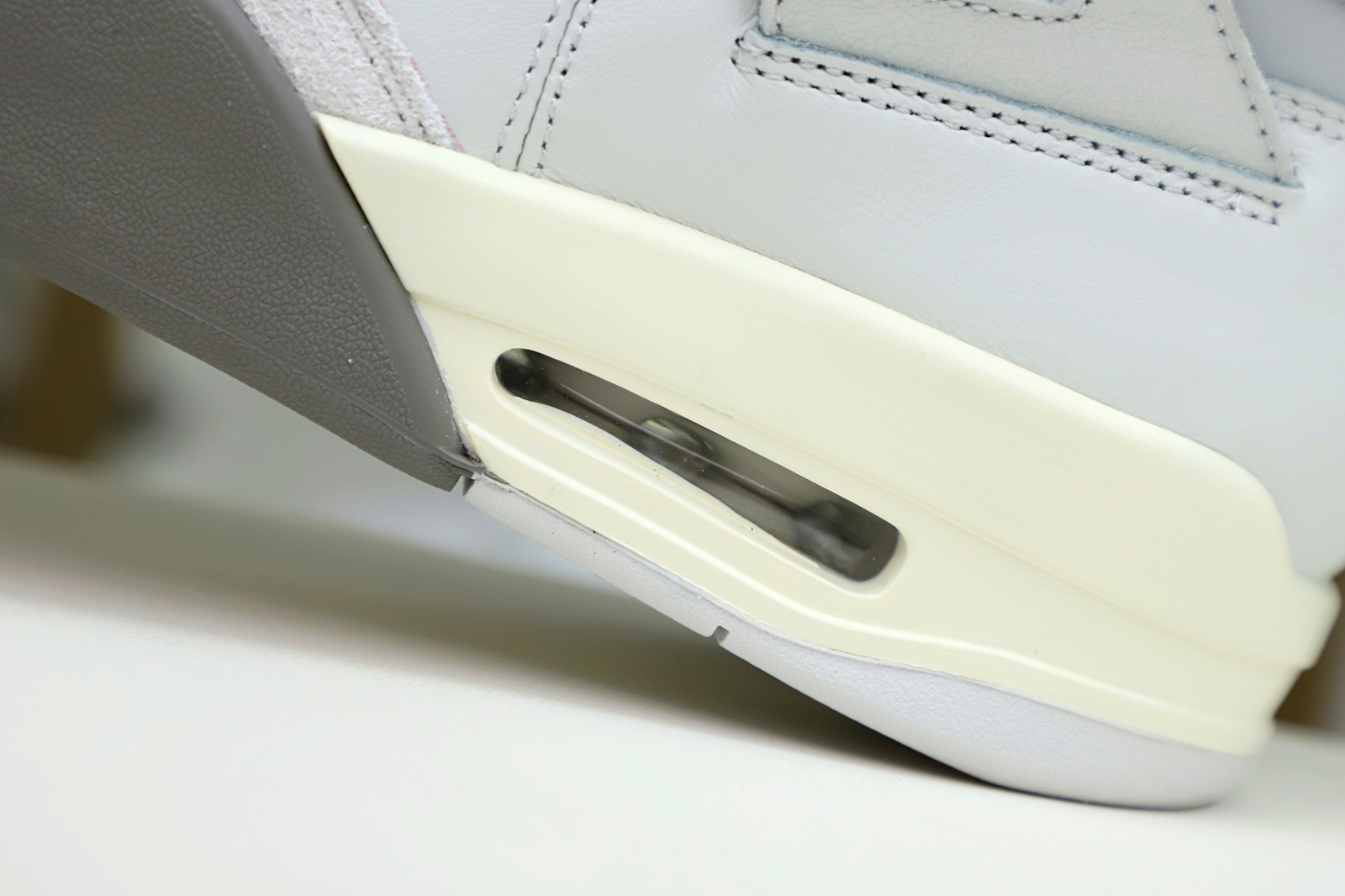 Air Jordan 4 SE
