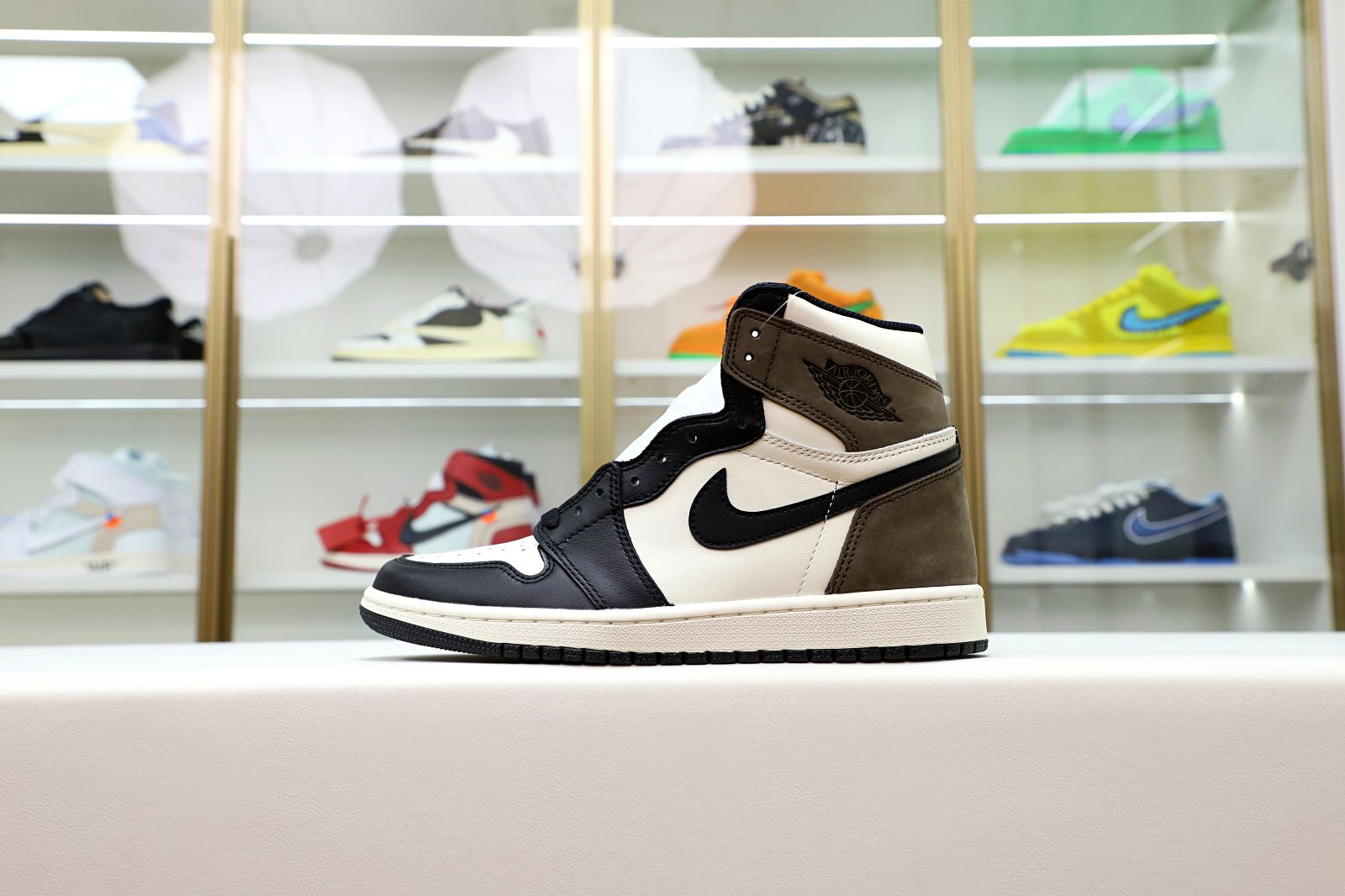 AIR JORDAN 1 RETRO HIGH OG 'DARK MOCHA' - finekick.vip