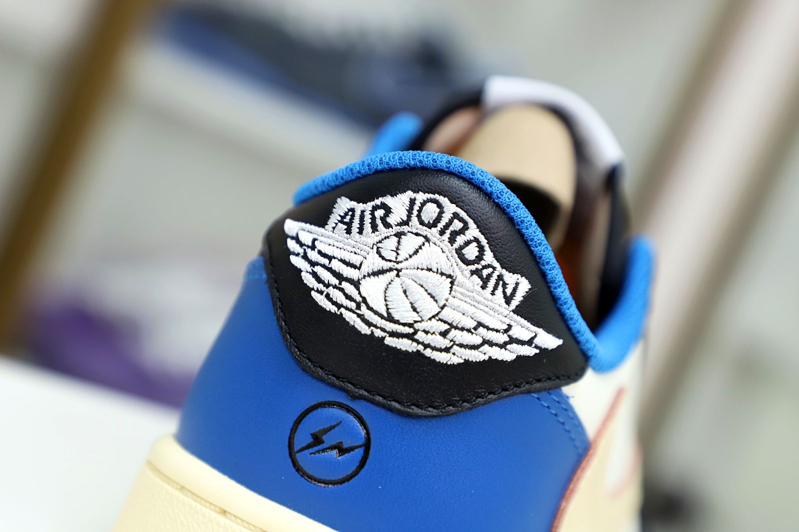 FRAGMENT DESIGN X TRAVIS SCOTT X AIR JORDAN 1 LOW - finekick.vip