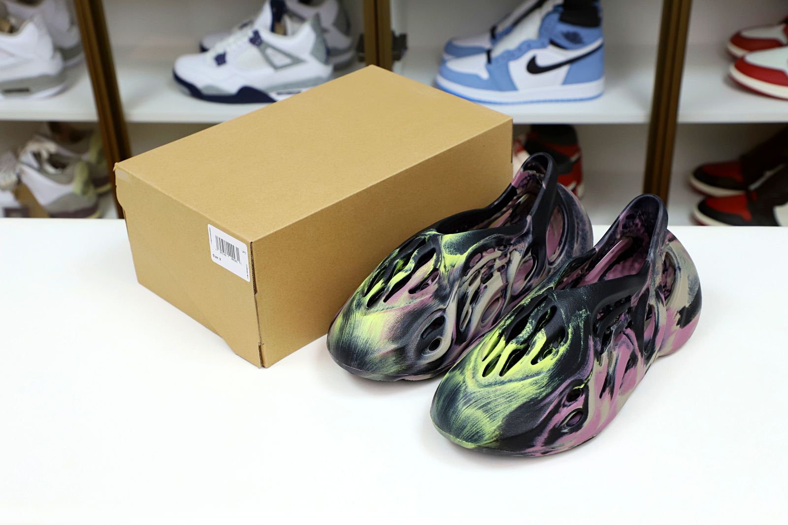 YEEZY FOAM RUNNER “MX CARBON” 2022 (IG9562) - finekick.vip