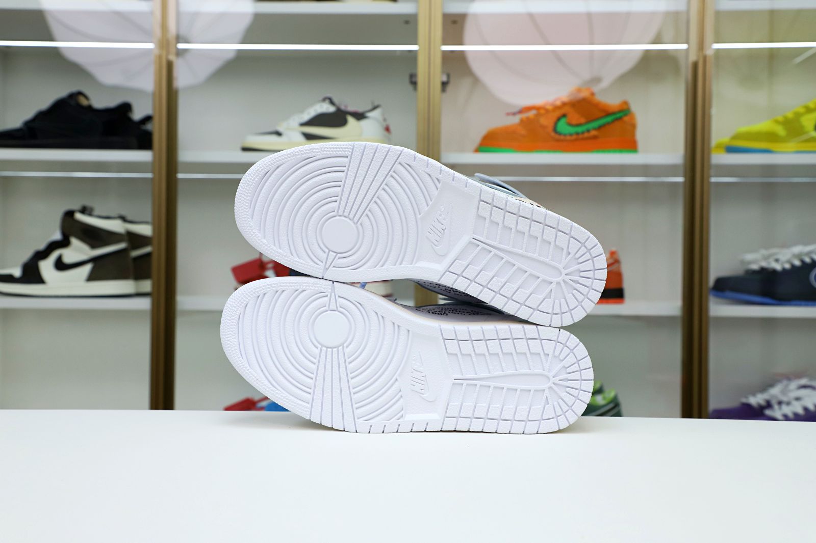 OFF-WHITE X AIR JORDAN 1 RETRO HIGH OG 'WHITE' 2018 - finekick.vip