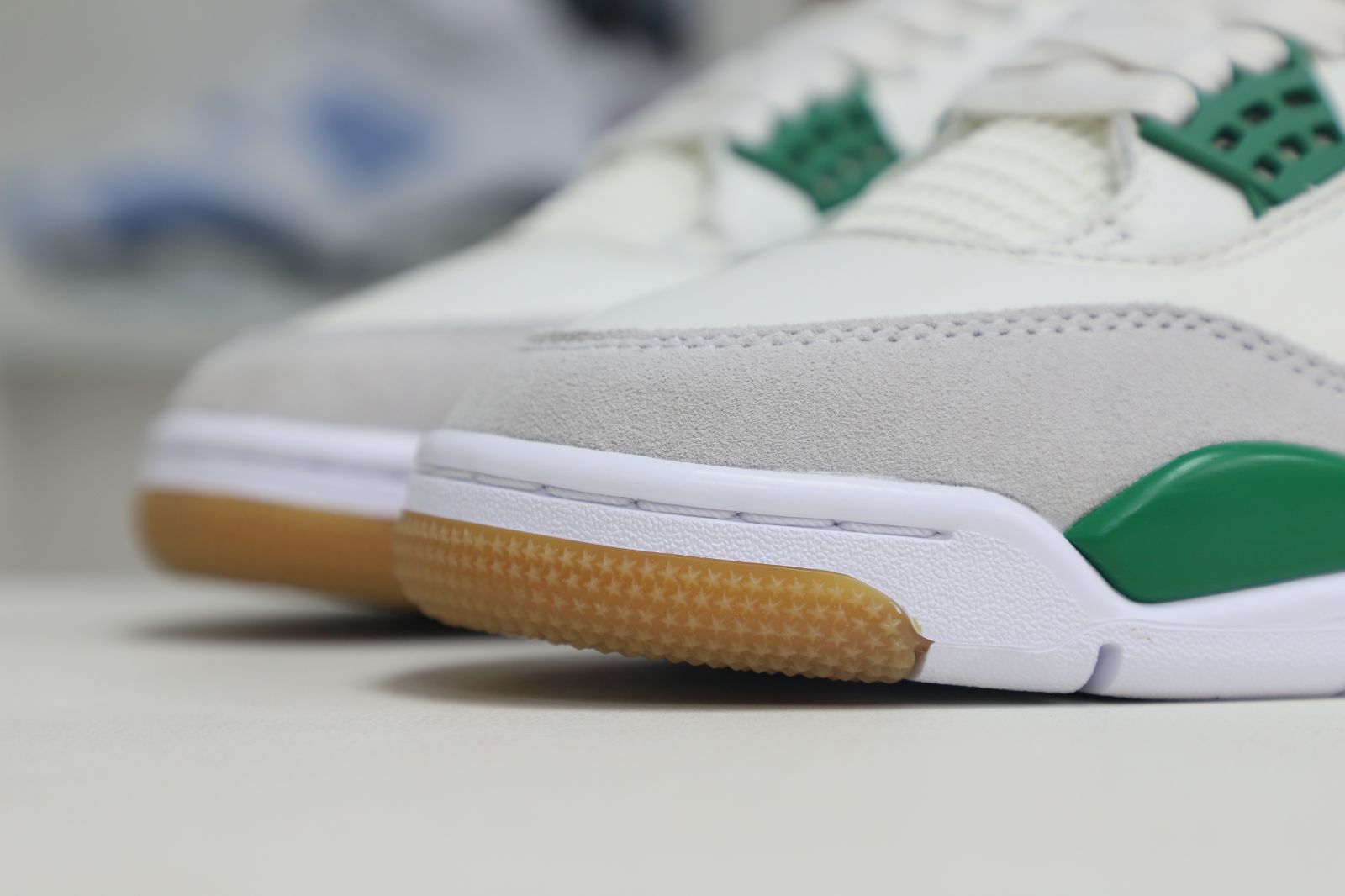 NIKE SB X AIR JORDAN 4 RETRO 'PINE GREEN' - finekick.vip