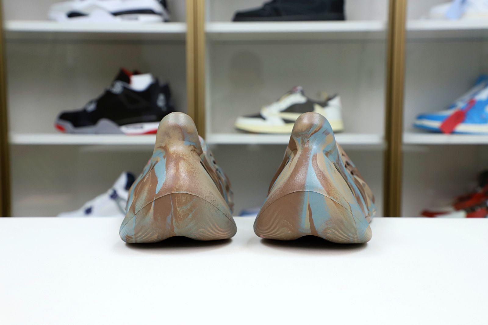 YEEZY FOAM RNNR MX SAND GREY - finekick.vip