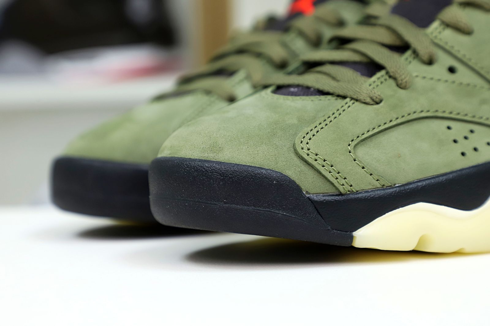 TRAVIS SCOTT X AIR JORDAN 6 RETRO 'OLIVE' - finekick.vip