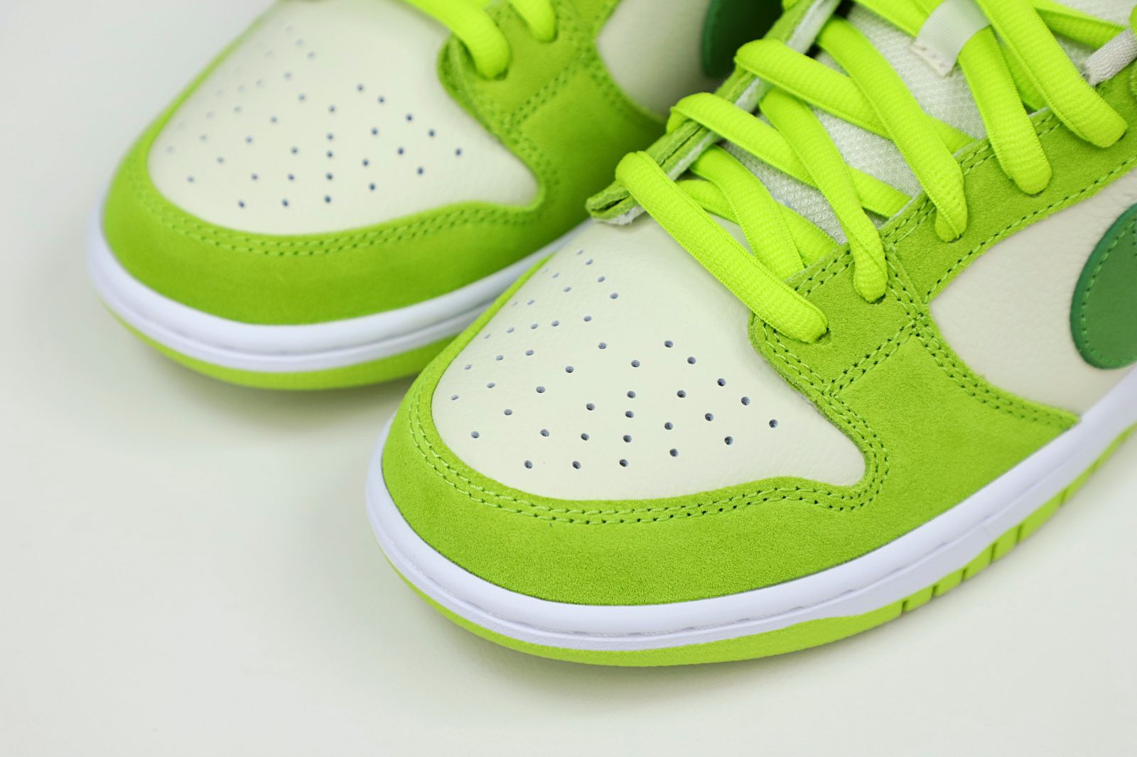 NIKE SB DUNK LOW GREEN APPLE 2022 - finekick.vip