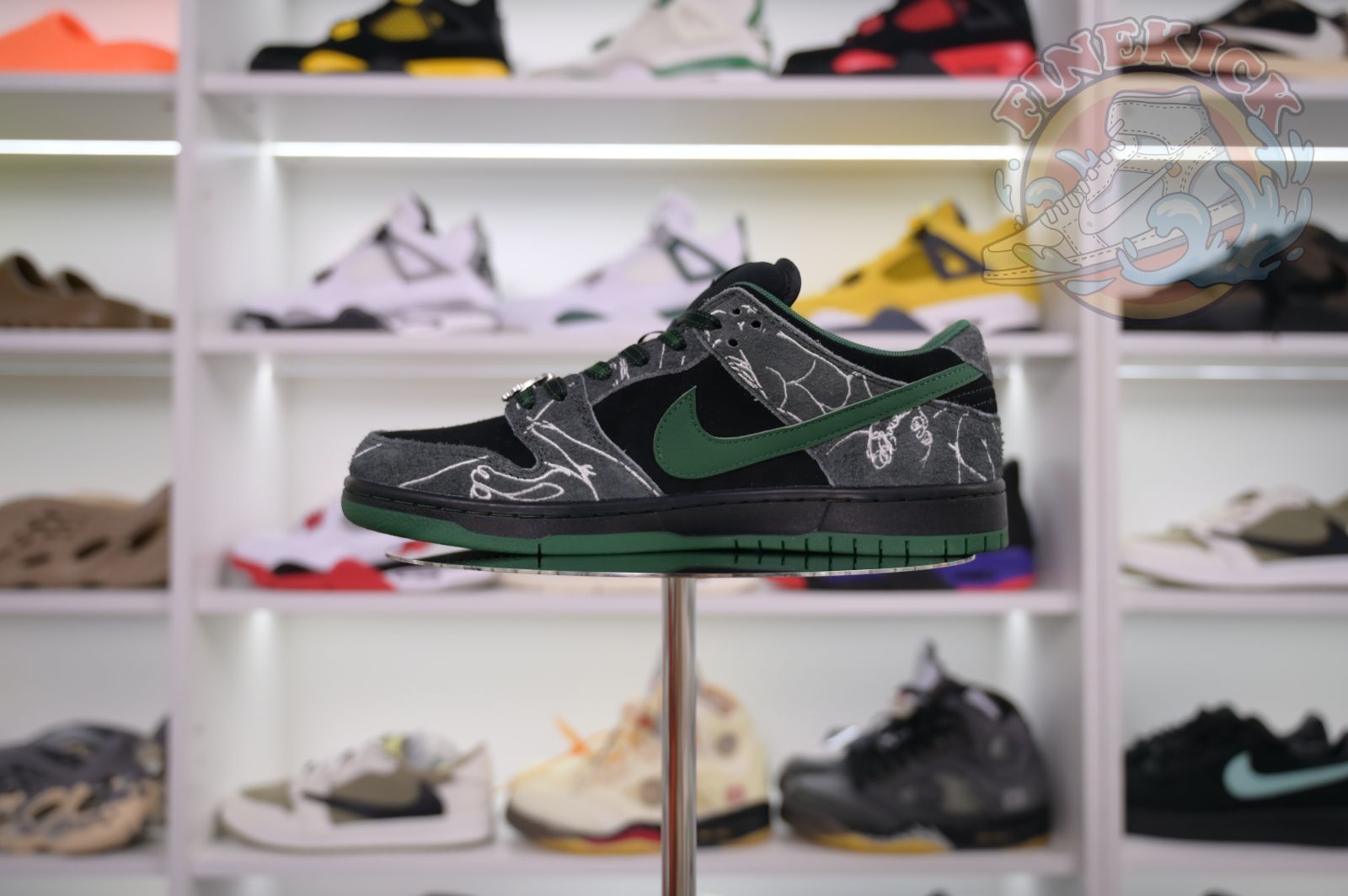 There Skateboards x Nike Dunk SB - finekick.vip