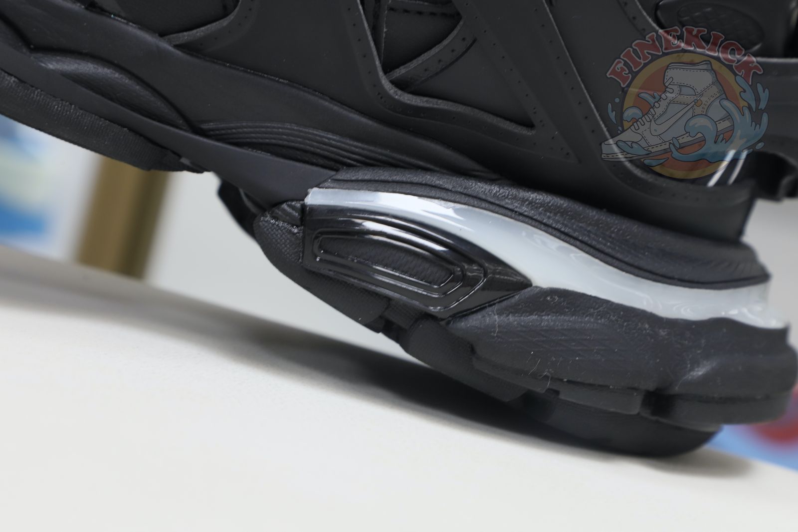Balenciaga BLGA  Track(LED) - finekick.vip