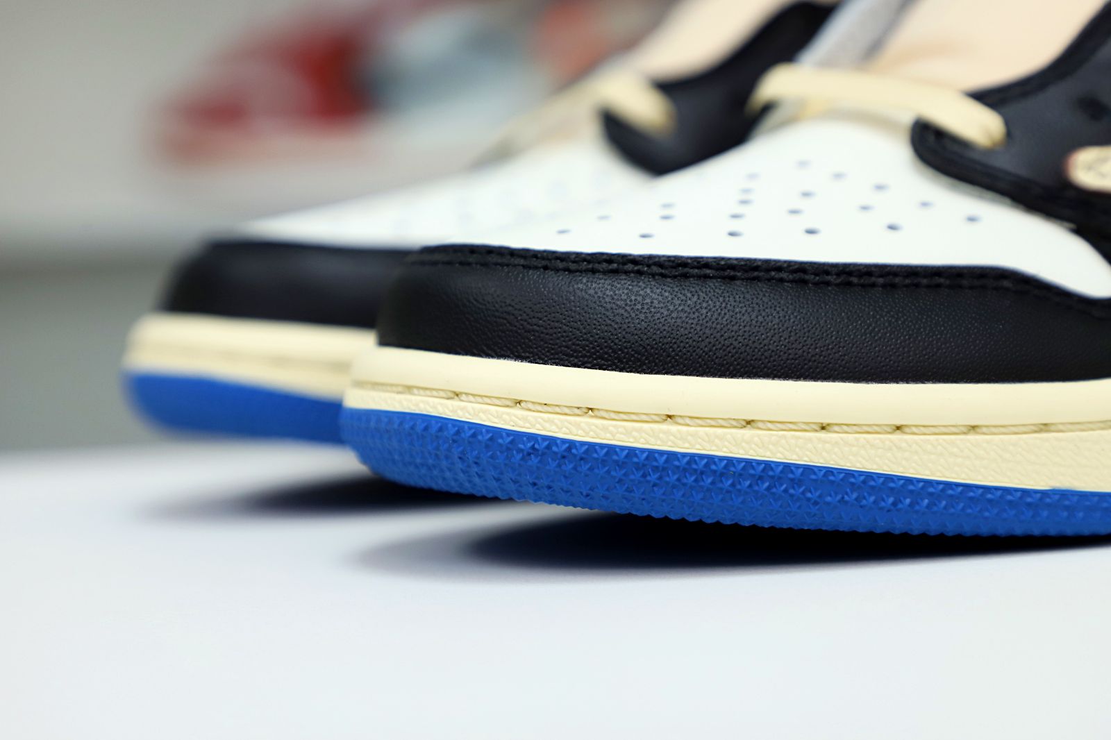 FRAGMENT DESIGN X TRAVIS SCOTT X AIR JORDAN 1 LOW - finekick.vip