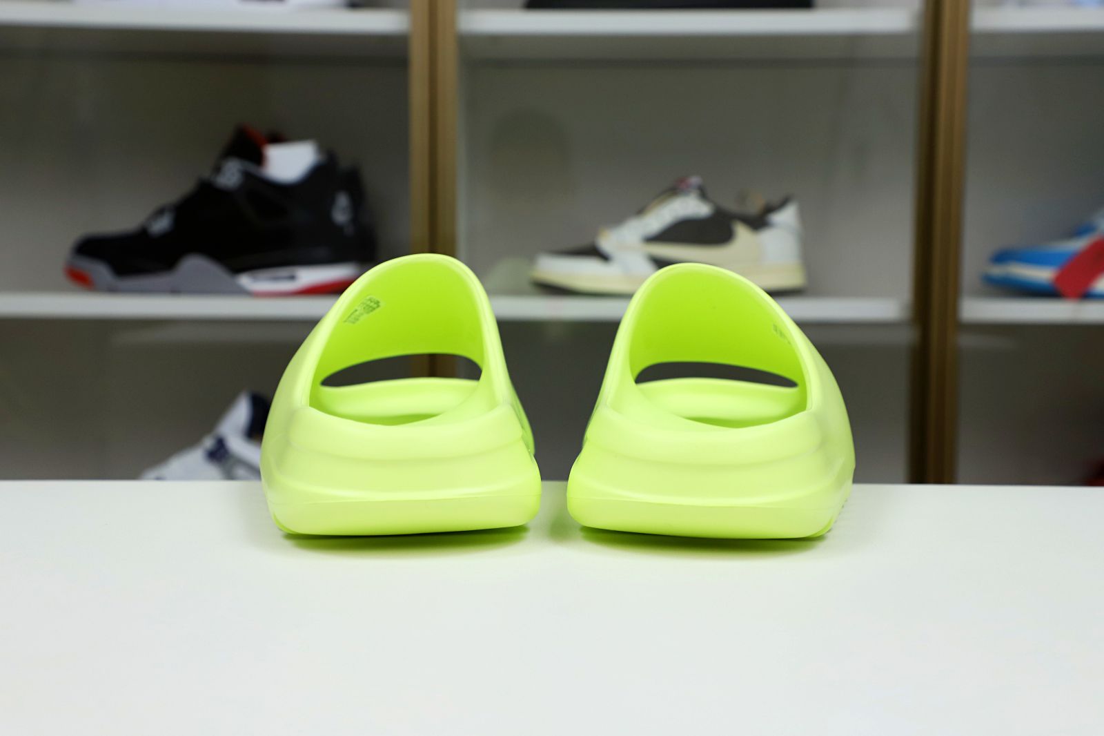 YEEZY SLIDES GX6138 - finekick.vip