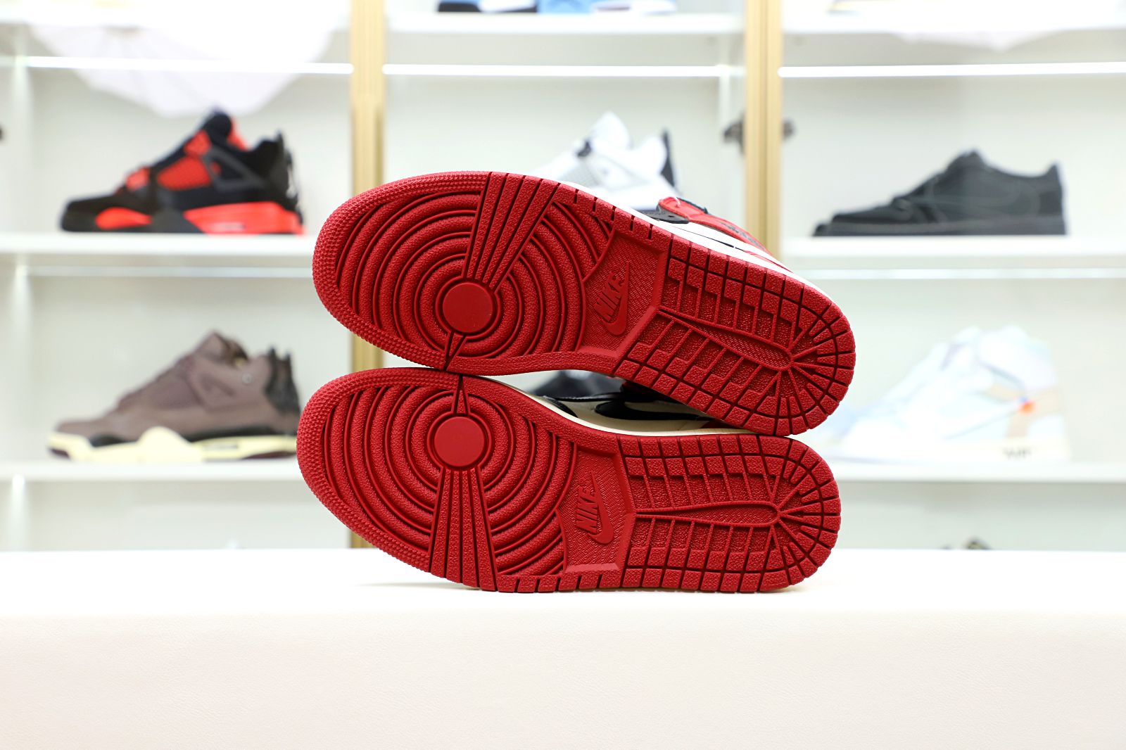 AIR JORDAN 1 RETRO HIGH OG 'BRED TOE' - finekick.vip