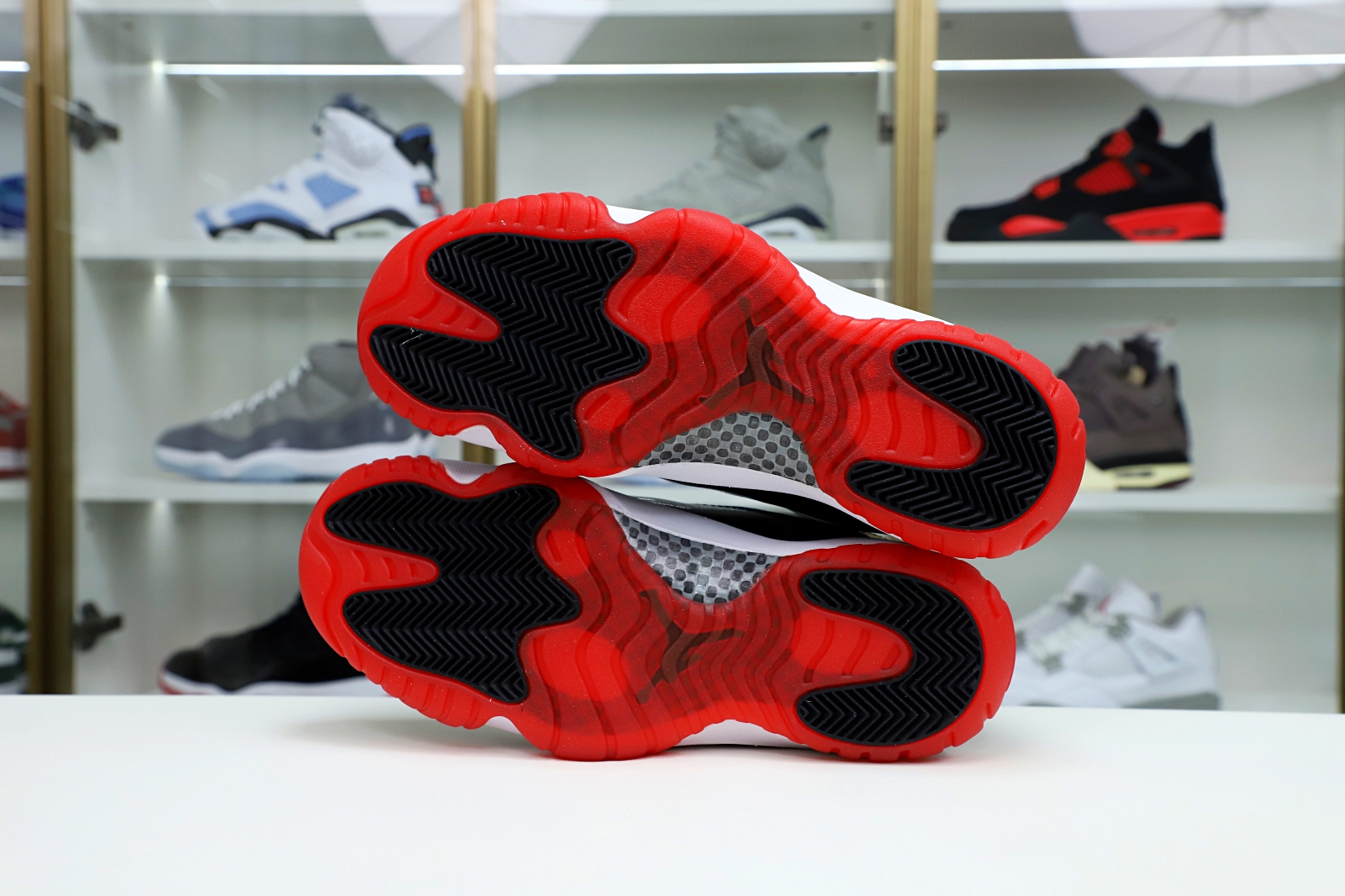 AIR JORDAN 11 LOW WHITE BRED - finekick.vip
