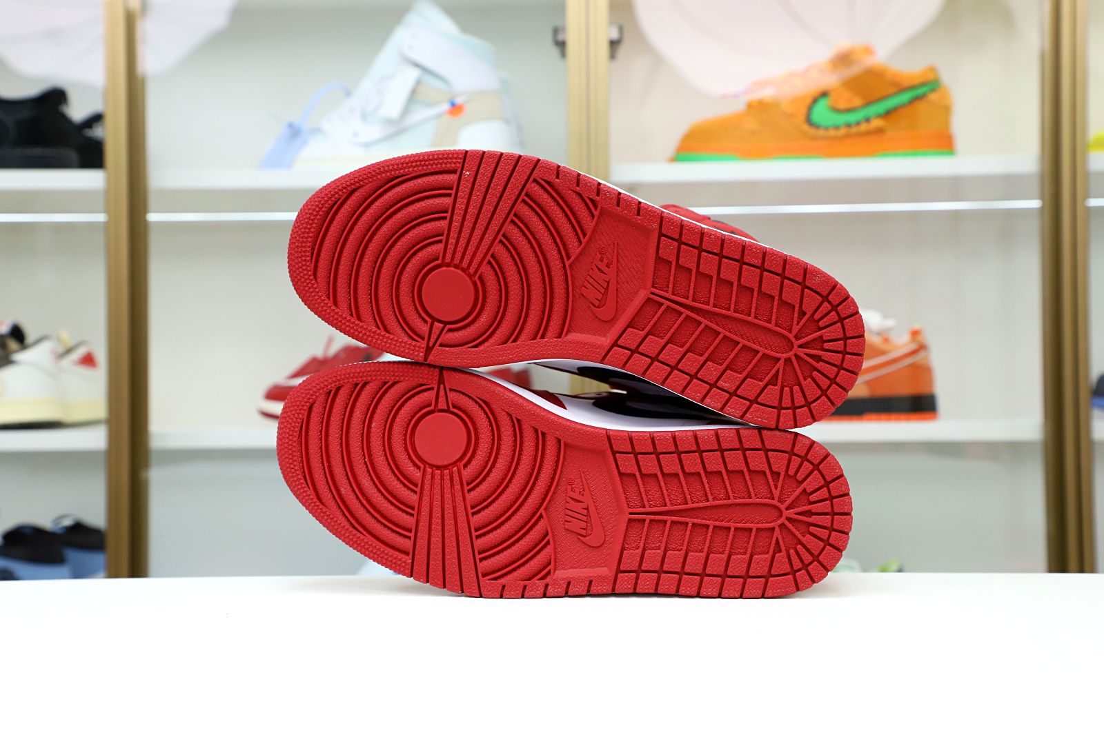 AIR JORDAN 1 RETRO HIGH OG 'CHICAGO' 2015 - finekick.vip