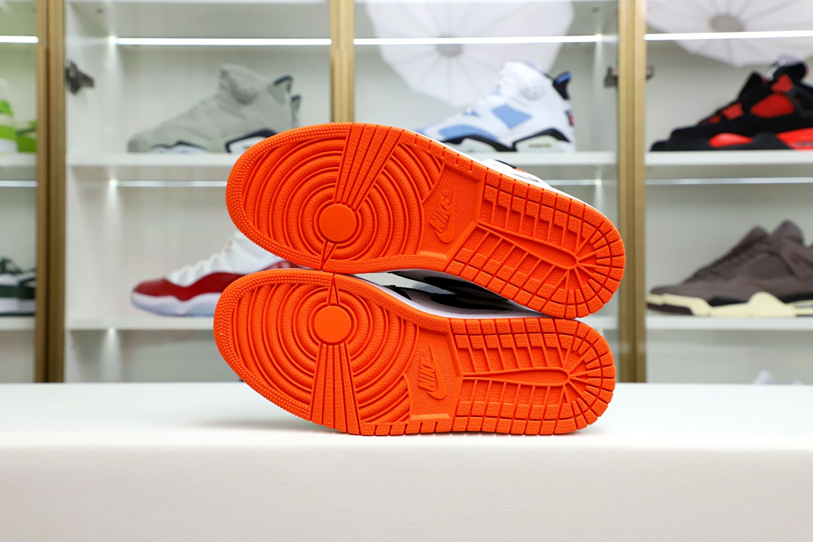 Air Jordan 1 Retro High OG Electro Orange' - finekick.vip