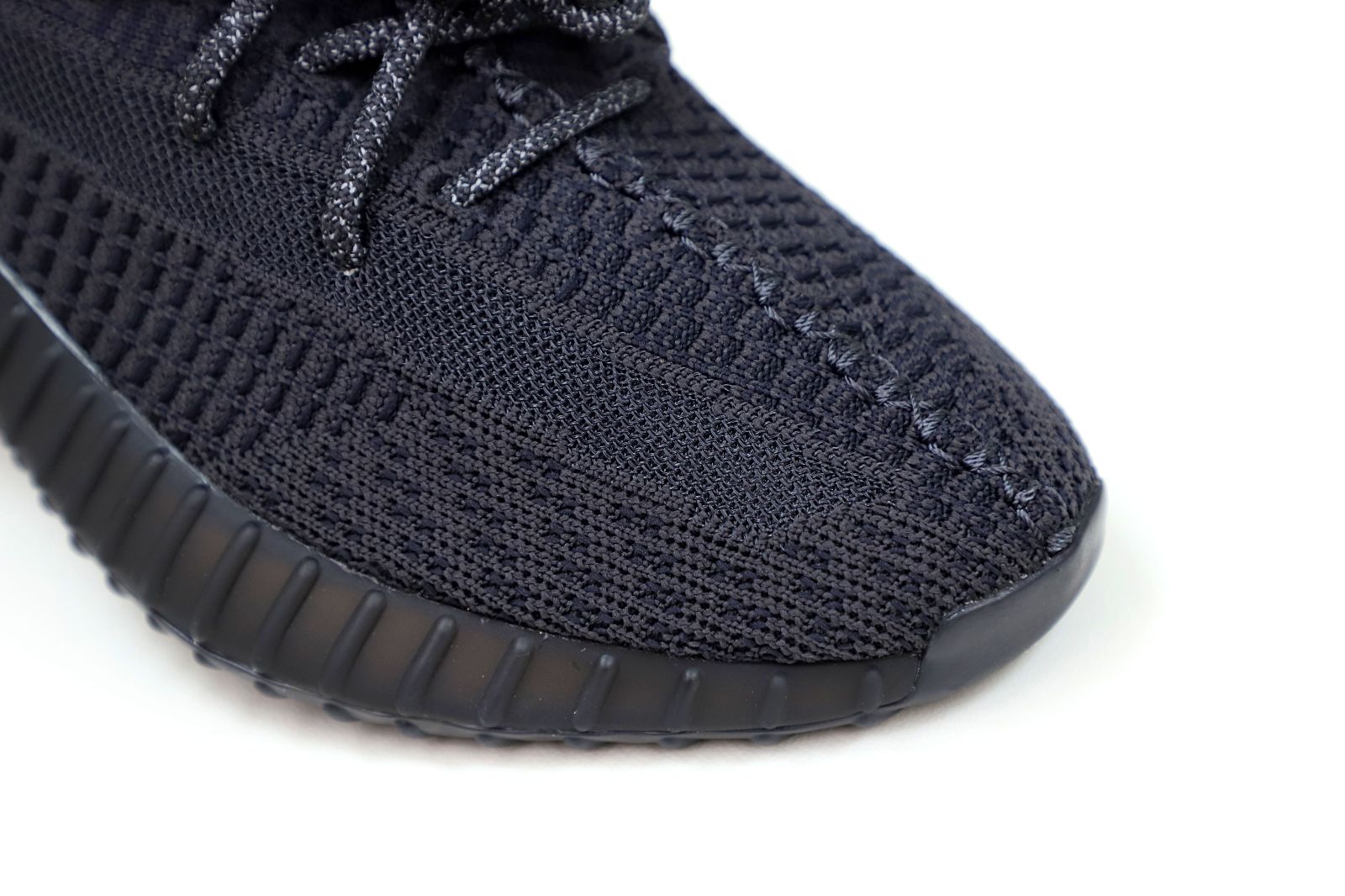 YEEZY BOOST 350 V2 'BLACK NON-REFLECTIVE' - finekick.vip