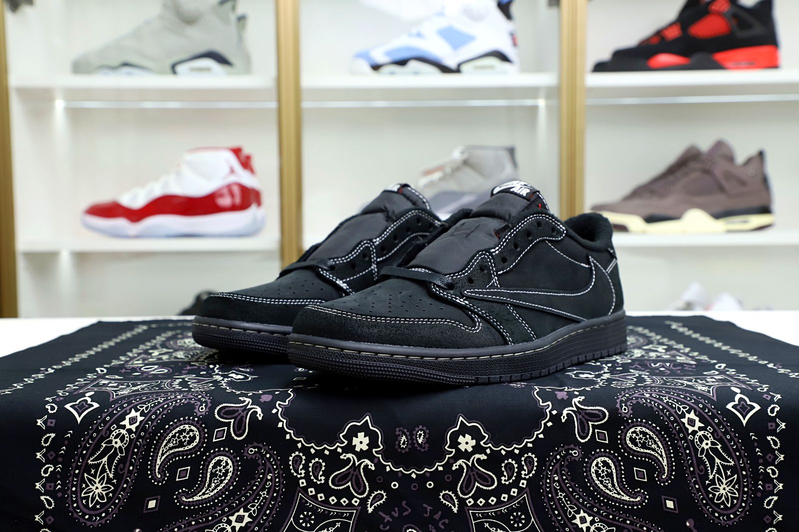 TRAVIS SCOTT X NIKE AIR JORDAN 1 LOW OG “BLACK/PHANTOM” - finekick.vip