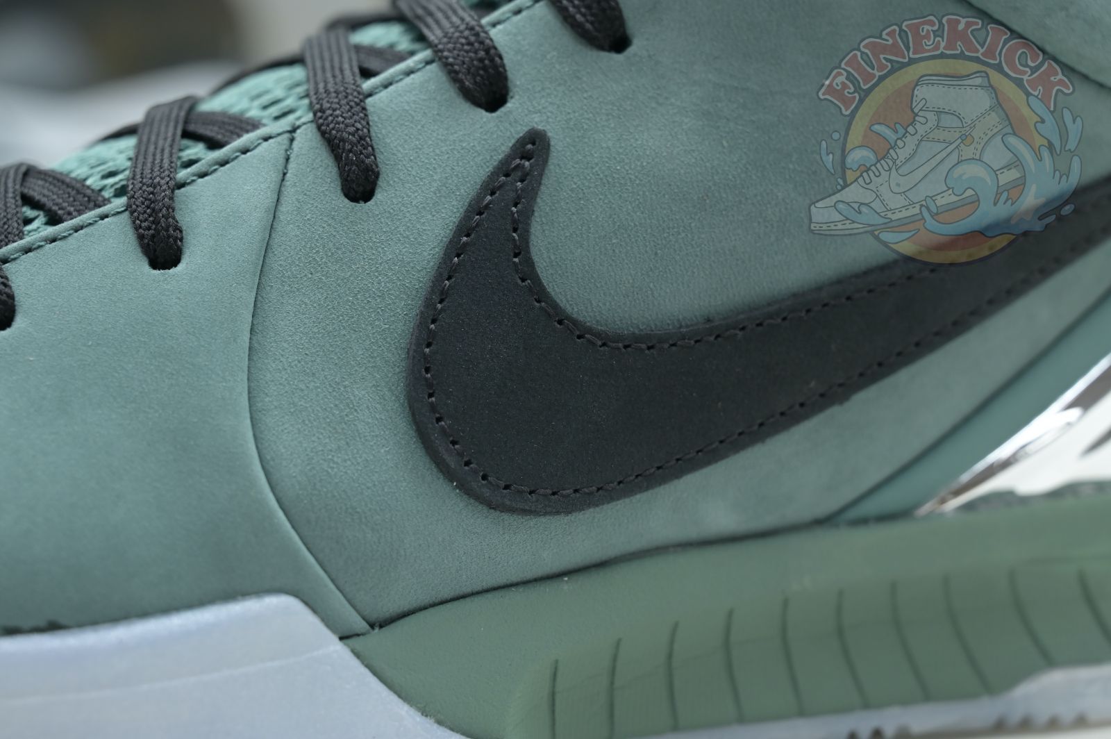 Nike Zoom Kobe 4 Protro