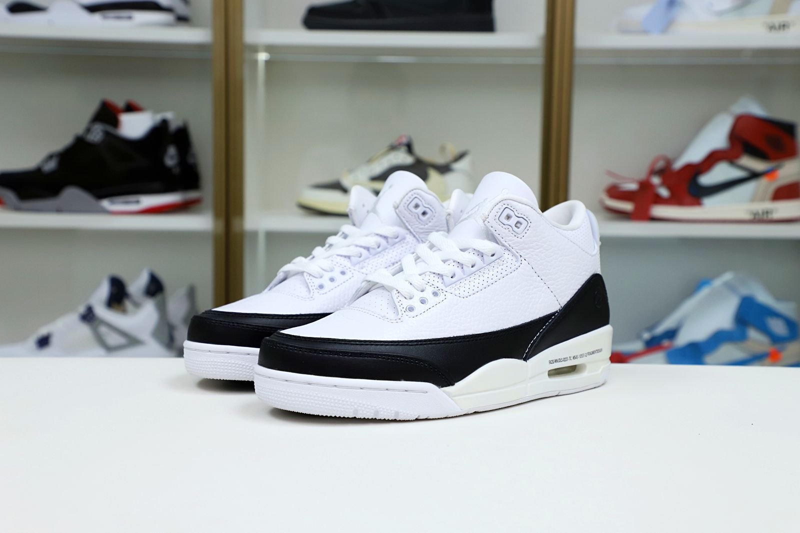 FRAGMENT DESIGN X AIR JORDAN 3 RETRO SP 'WHITE' - finekick.vip