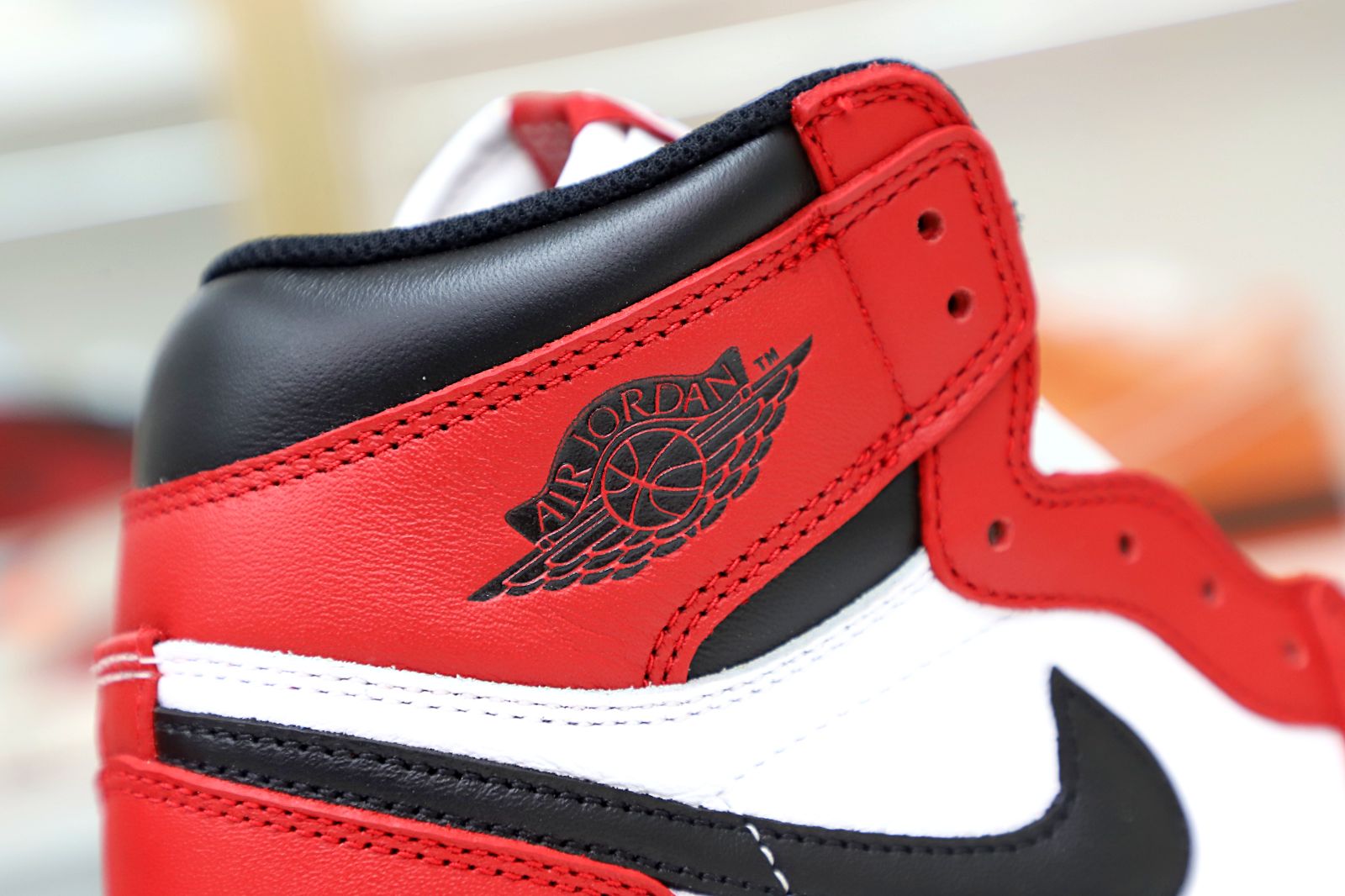AIR JORDAN 1 RETRO HIGH OG 'CHICAGO' 2015 - finekick.vip