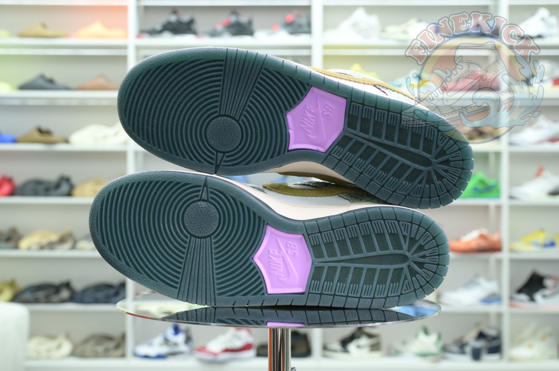 Alexis Sablone x Nike Dunk SB Low - finekick.vip