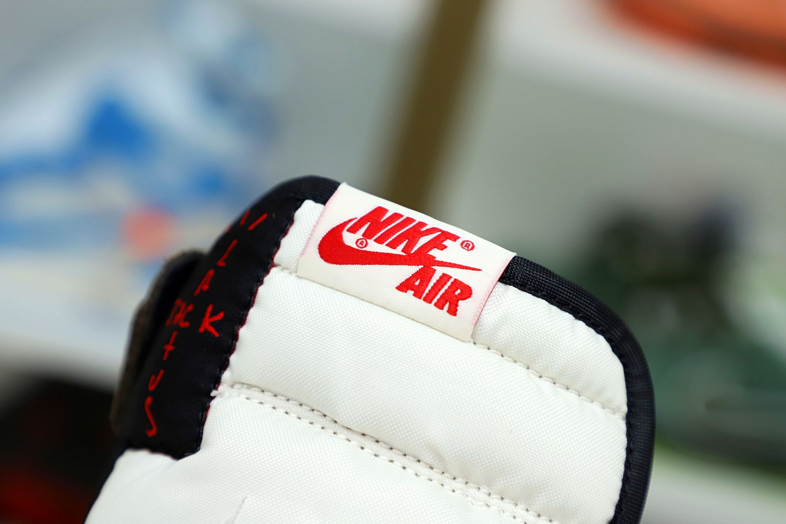 TRAVIS SCOTT X AIR JORDAN 1 RETRO HIGH OG 'MOCHA' - finekick.vip
