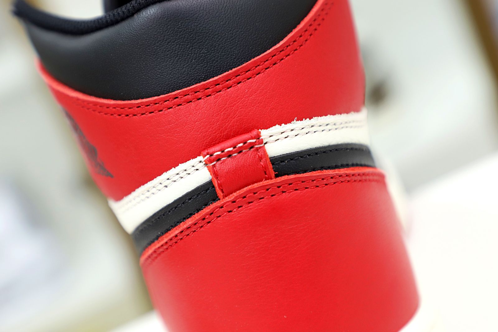 AIR JORDAN 1 RETRO HIGH OG 'BRED TOE' - finekick.vip