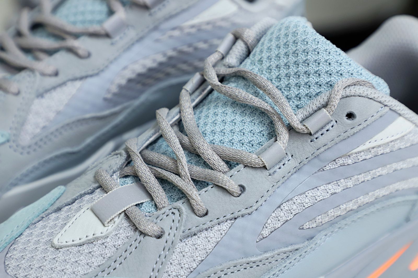 Yeezy boost 700 V2