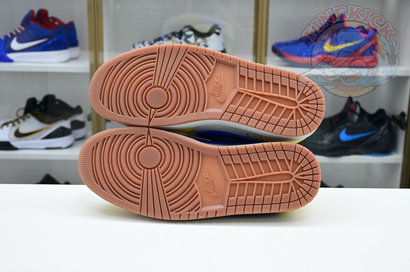 Travis Scott x Air Jordan 1Low Canary - finekick.vip