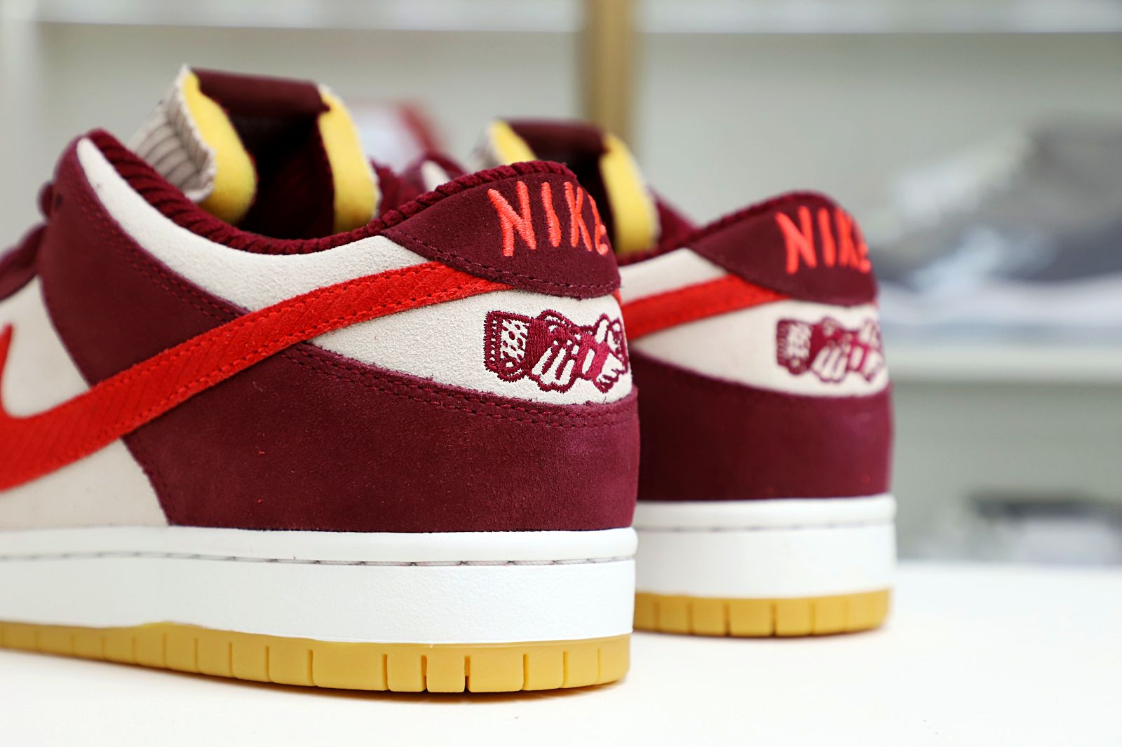 Nike Dunk SB Low Skate Like a Girl - finekick.vip