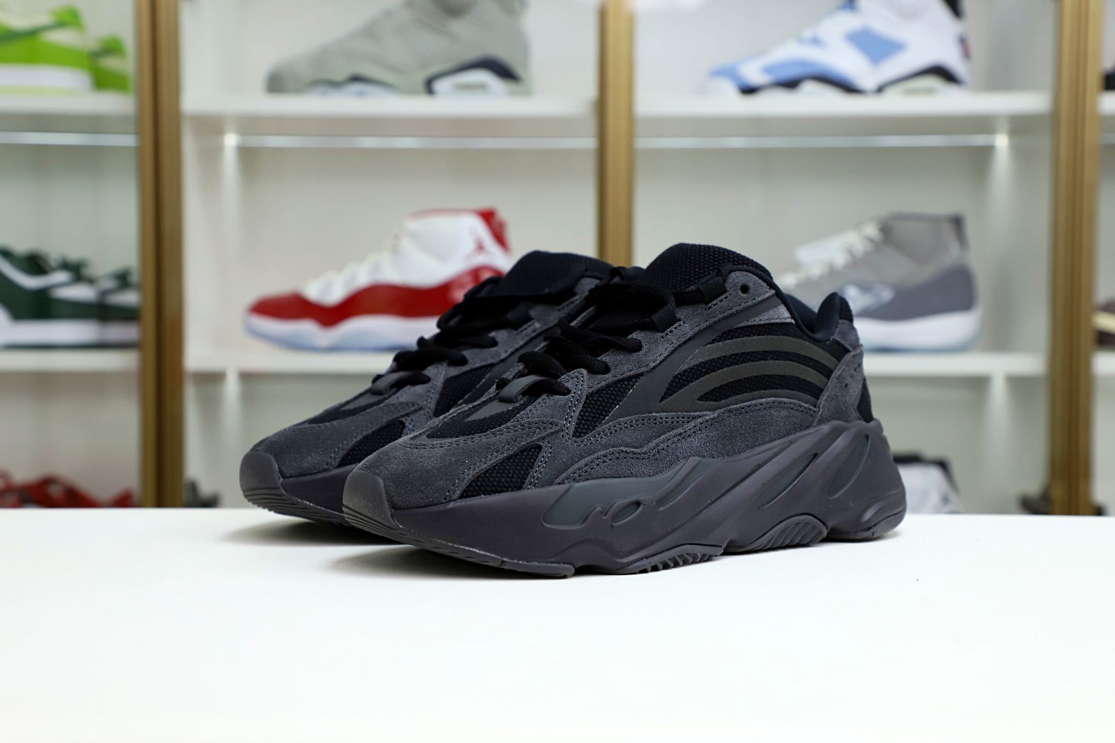 Yeezy Boost 700 V2 Vanta 2019 - finekick.vip