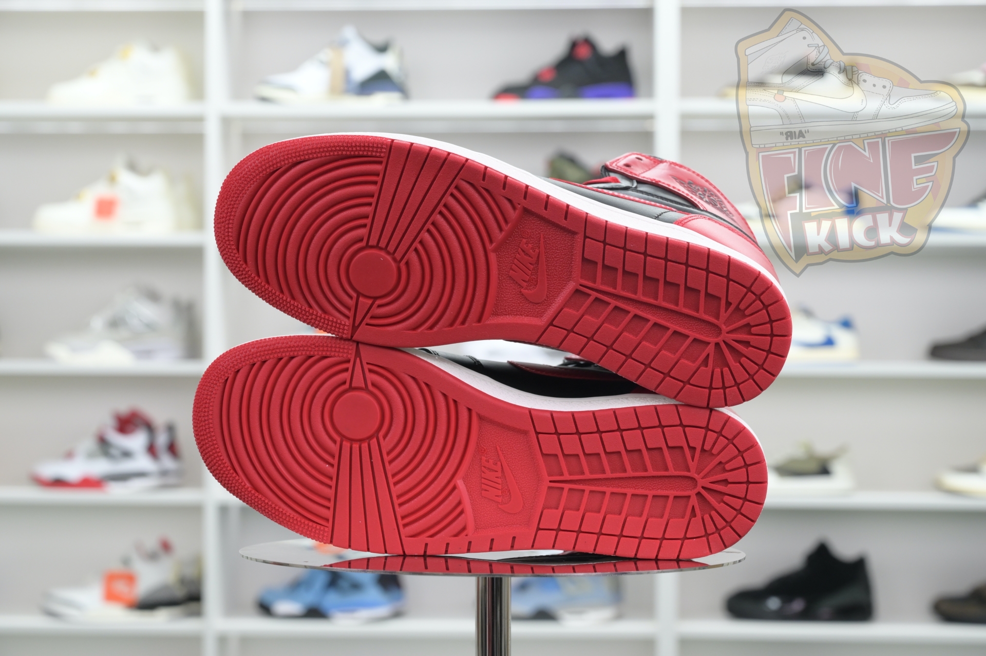 Air Jordan 1 High 85 Bred 2025 - finekick.vip
