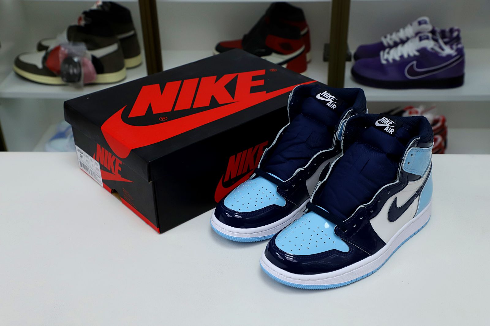 WMNS AIR JORDAN 1 RETRO HIGH OG 'BLUE CHILL' - finekick.vip