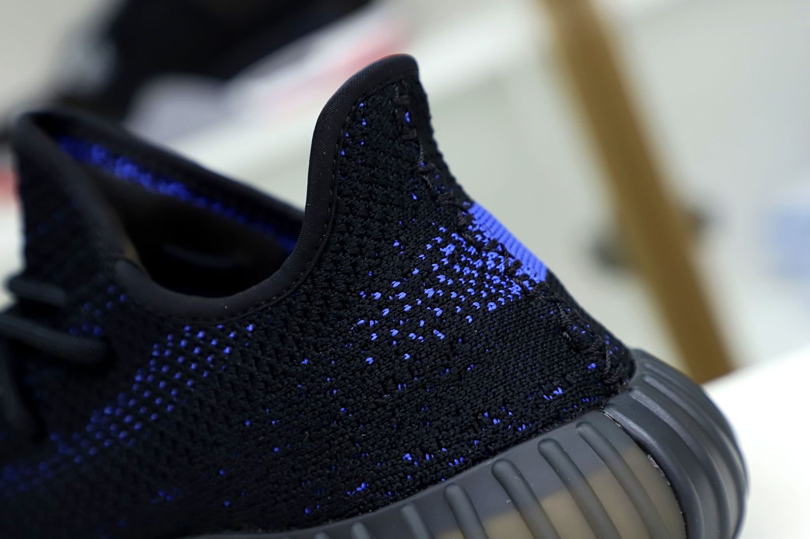YEEZY BOOST 350 V2 'DAZZLING BLUE' - finekick.vip