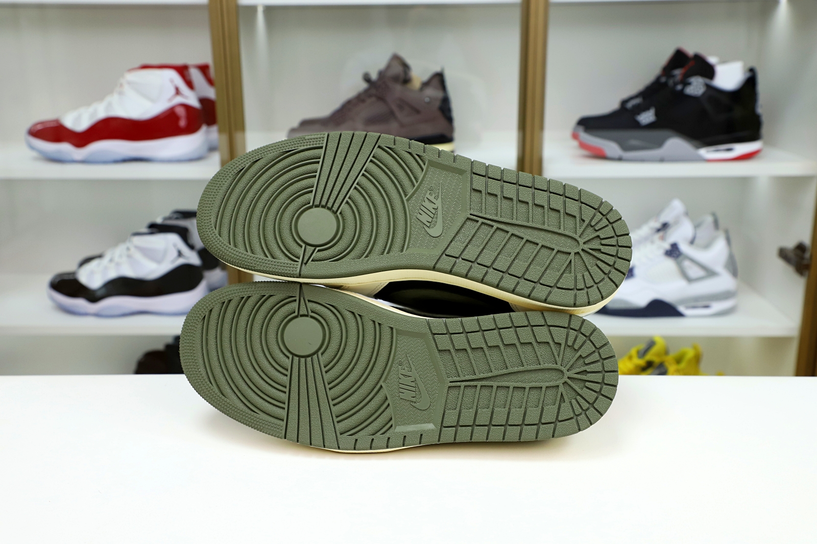TRAVIS SCOTT X NIKE AIR JORDAN 1 LOW OG “Olive” - finekick.vip