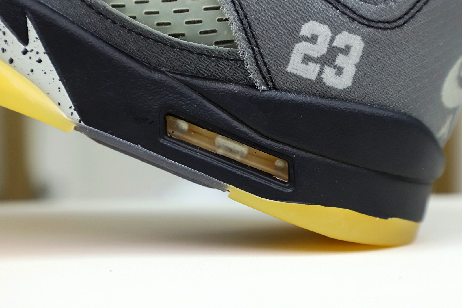 OFF-WHITE X AIR JORDAN 5 RETRO SP 'MUSLIN' - finekick.vip