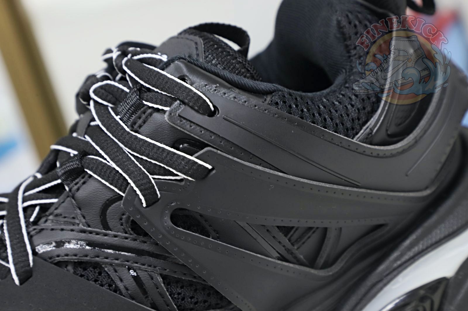 Balenciaga BLGA  Track(LED) - finekick.vip