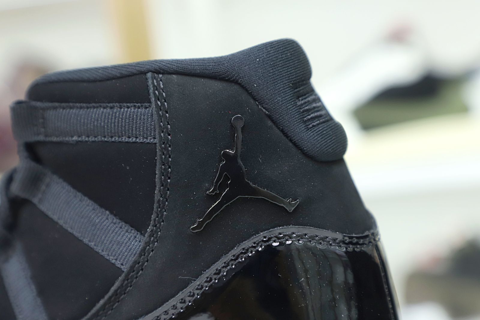 AIR JORDAN 11 RETRO 'CAP AND GOWN' - finekick.vip