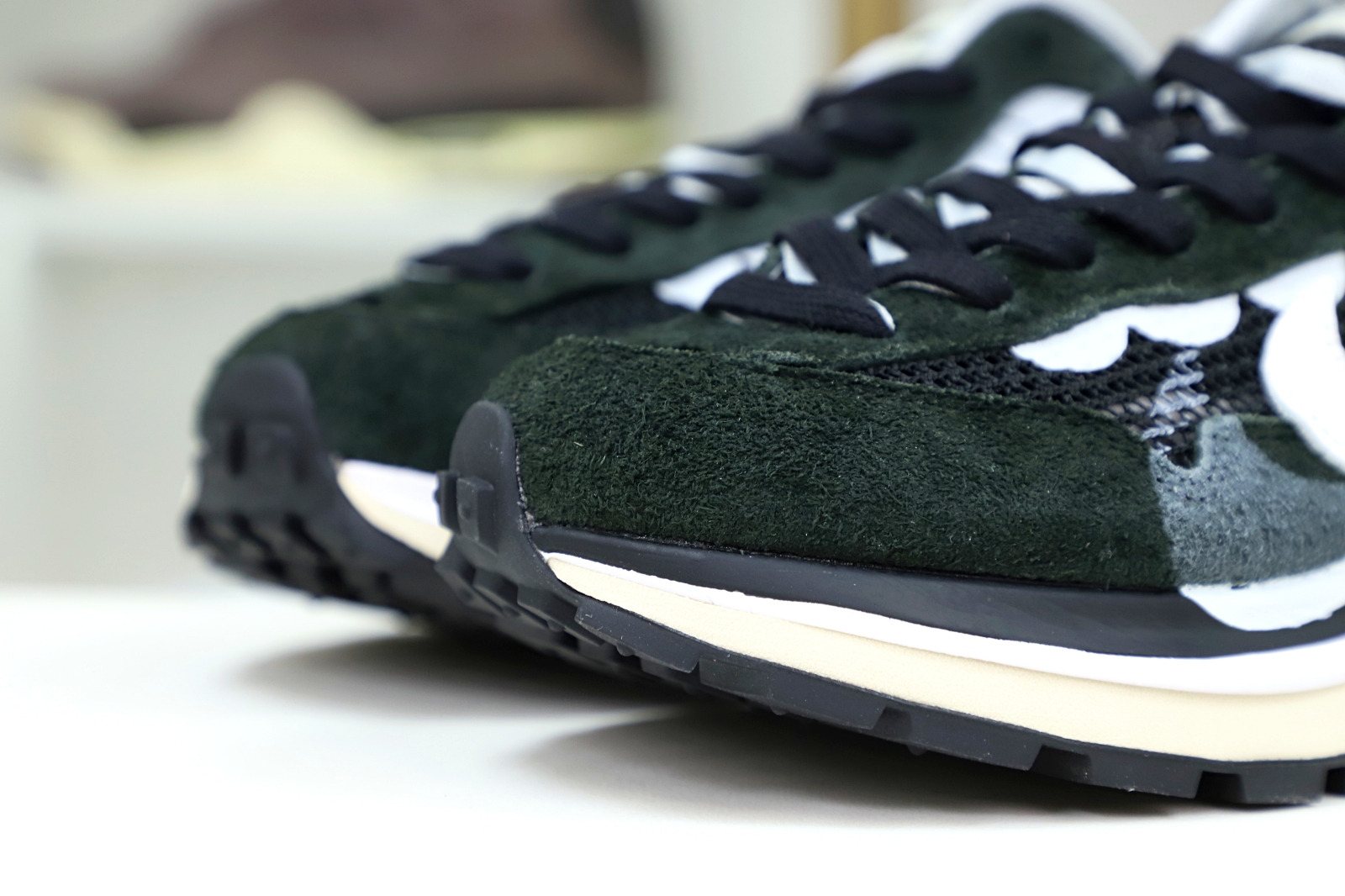 SACAI X VAPORWAFFLE 'BLACK WHITE' - finekick.vip