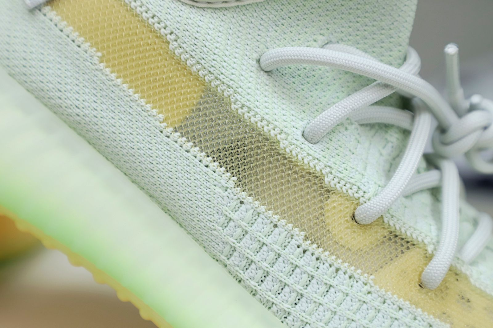 YEEZY BOOST 350 V2 'HYPERSPACE' - finekick.vip