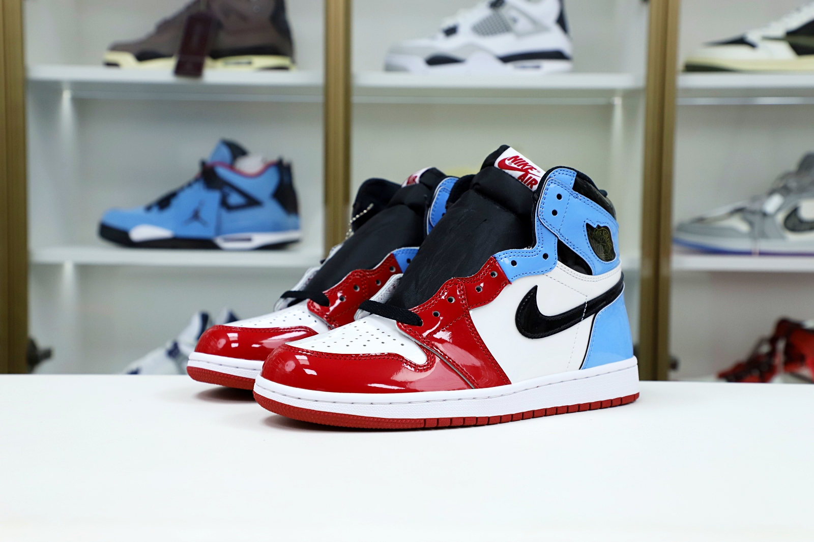 AIR JORDAN 1 RETRO HIGH OG 'FEARLESS' - finekick.vip
