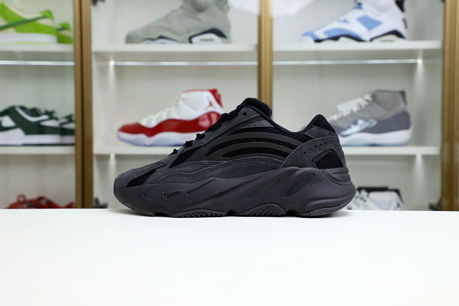 Yeezy Boost 700 V2 Vanta 2019 - finekick.vip