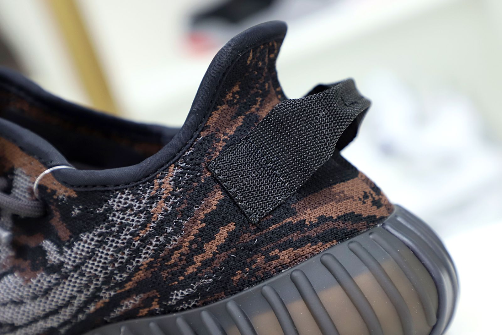 YEEZY BOOST 350 V2 MX ROCK - finekick.vip